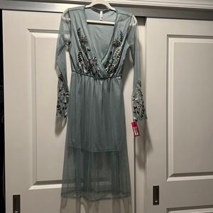 Never worn !!